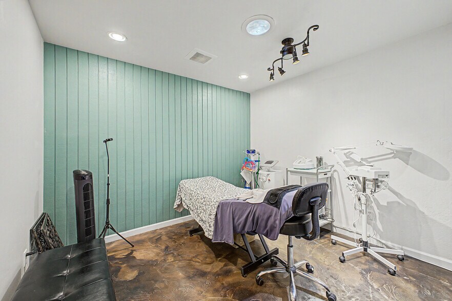 More Photos Of 7506 E Monterey Way, Scottsdale Office For Sale