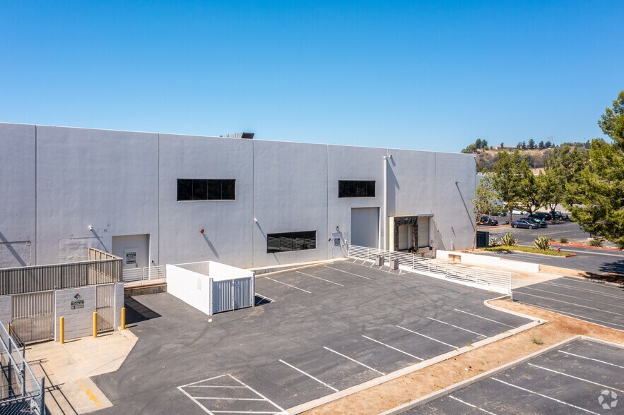 More Photos Of 22745 Savi Ranch Pky, Yorba Linda Light Distribution For Lease