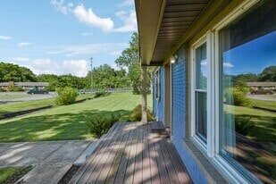 More Photos Of 1201 S Graycroft Ave, Madison Office For Lease
