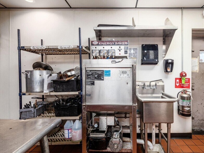 More Photos Of 7360-7362 E Main St, Reynoldsburg Storefront Retail Office For Sale