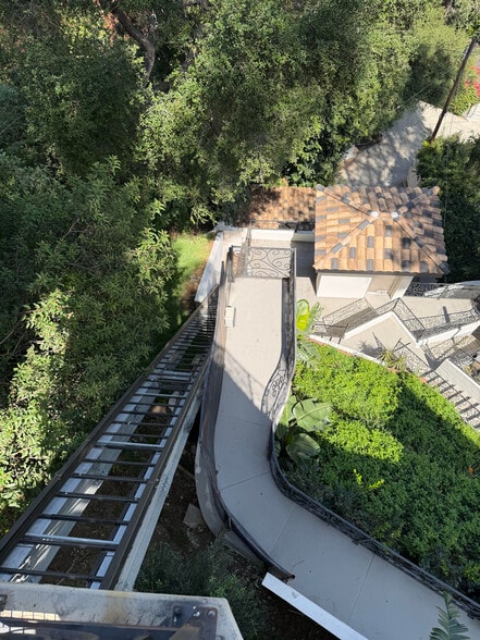 More Photos Of 1301 N Beverly Dr, Beverly Hills Specialty For Sale