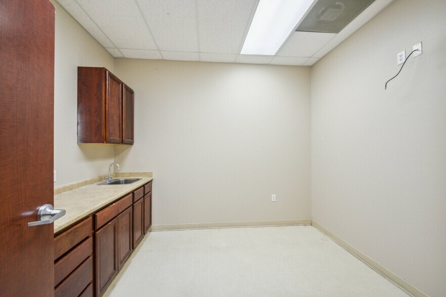 More Photos Of 70340 LA-21, Covington General Retail For Lease