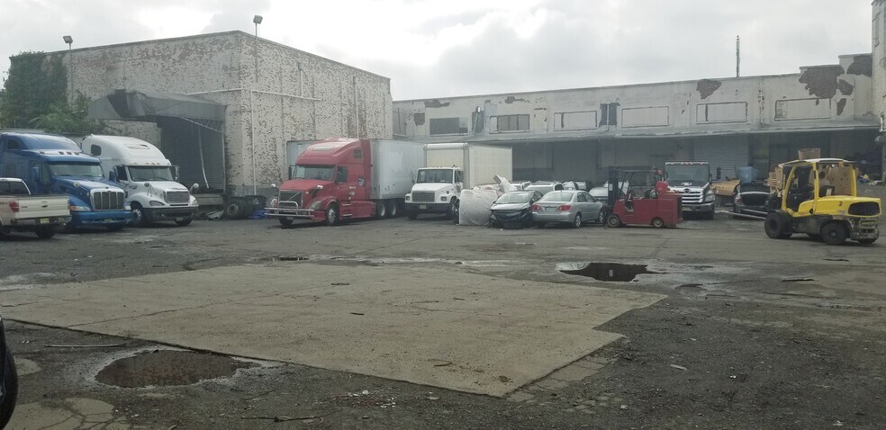 More Photos Of 163 Shaw Ave, Irvington Warehouse For Lease