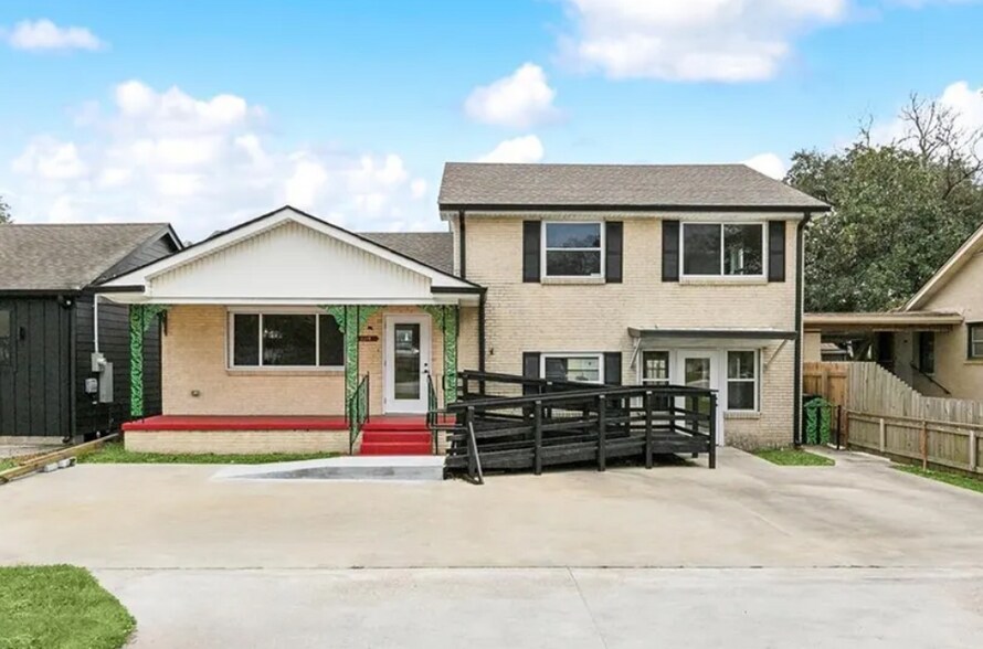 More Photos Of 2219 Paris Rd, Chalmette Storefront Retail Office For Sale