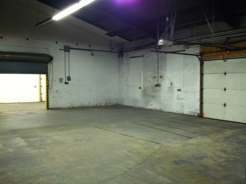 More Photos Of 175 E King St, Ephrata Warehouse For Lease