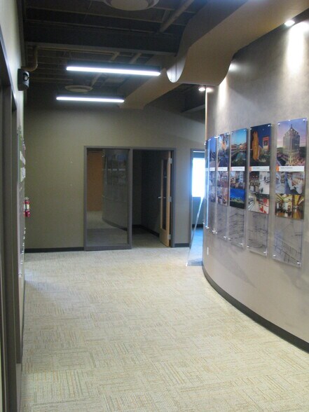 More Photos Of 124 N Broadway, De Pere Loft Creative Space For Lease