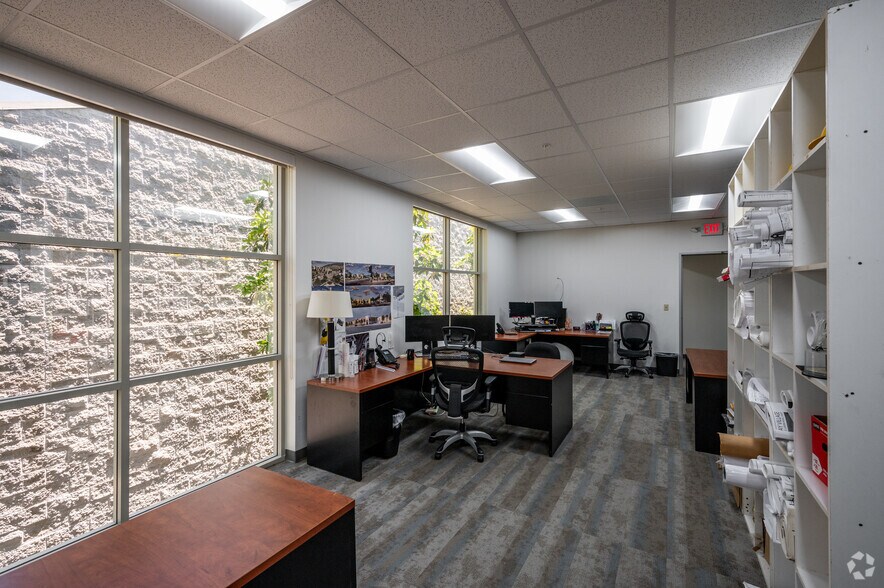 More Photos Of 1124 Bristol St, Costa Mesa Office For Sale