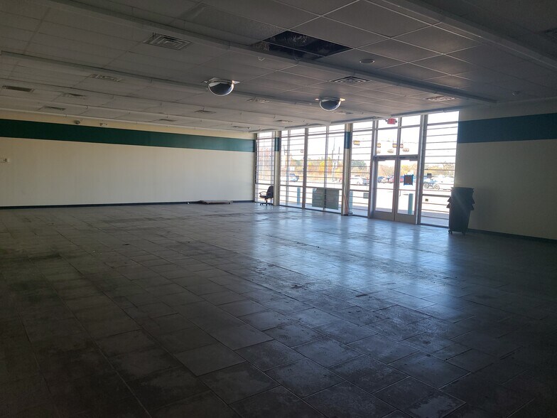More Photos Of 1115 W Veterans Memorial Blvd, Killeen Auto Dealership For Lease