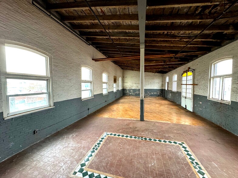 More Photos Of 1930 E Huntingdon St, Philadelphia Warehouse For Lease