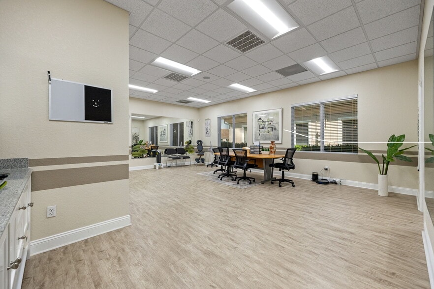 More Photos Of 4966-4968 Royal Gulf Cir, Fort Myers Medical For Sale
