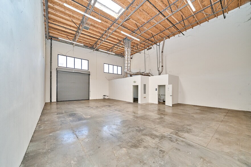 More Photos Of 1773 W San Bernardino Rd, West Covina Warehouse For Sale