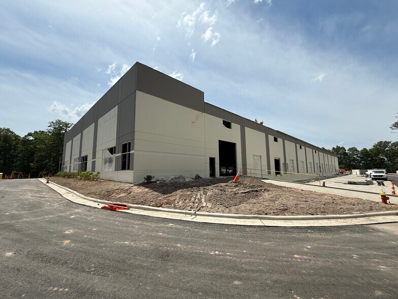More Photos Of 1050 Northgate Ct, Morrisville Light Distribution For Lease