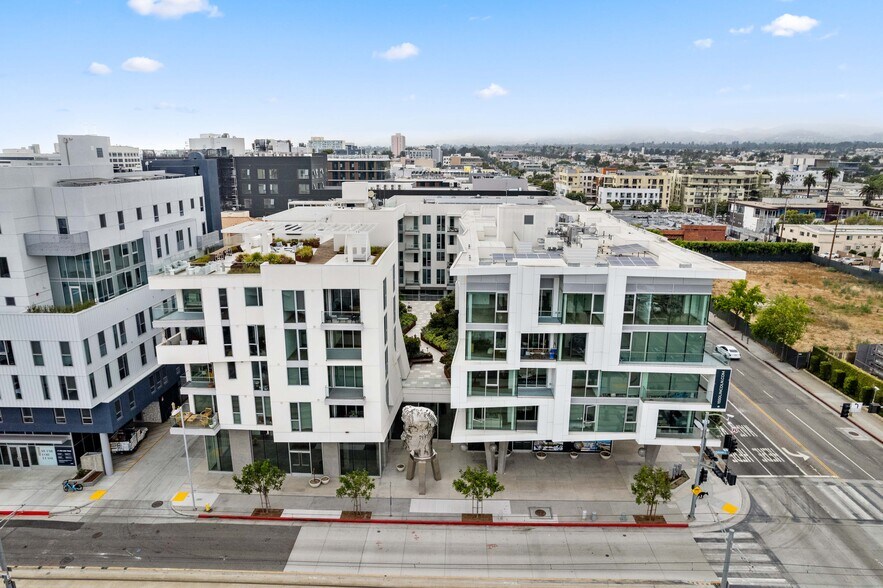 More Photos Of 1550 Lincoln Blvd, Santa Monica Apartments For Lease