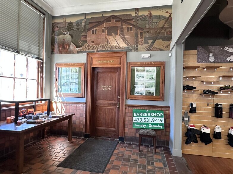 More Photos Of 101 Broadway St S, Siloam Springs Office For Sale