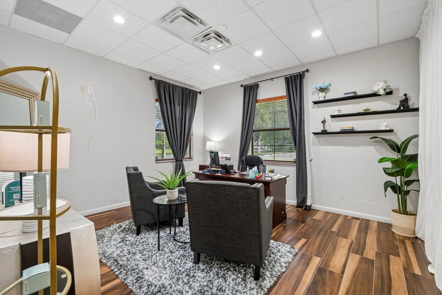 More Photos Of 6730 W Linebaugh Ave, Tampa Office For Sale