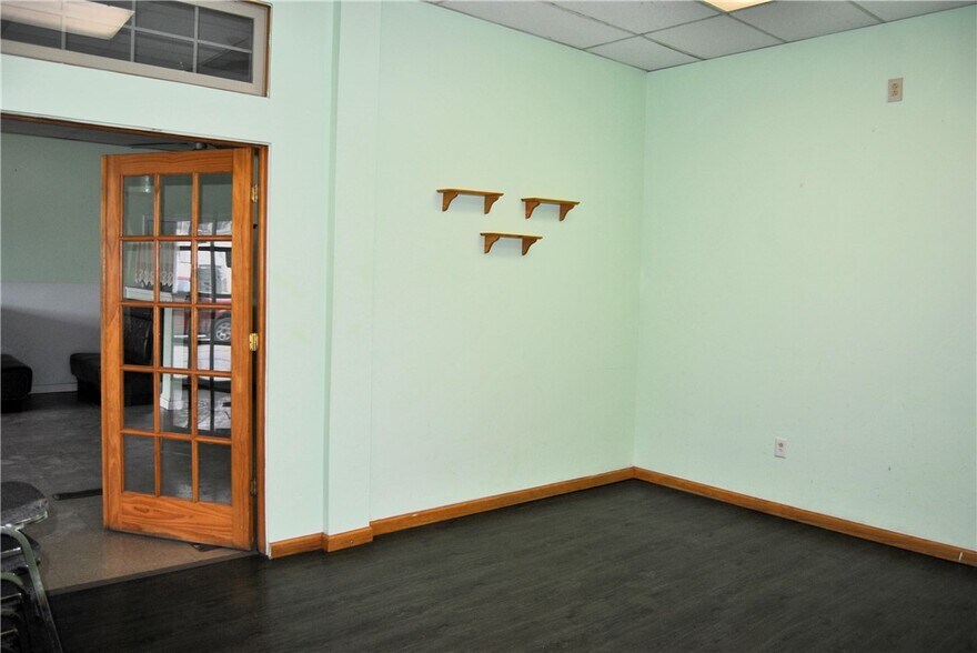 More Photos Of 2-4 Commercial St, Livonia Storefront Retail Residential For Sale