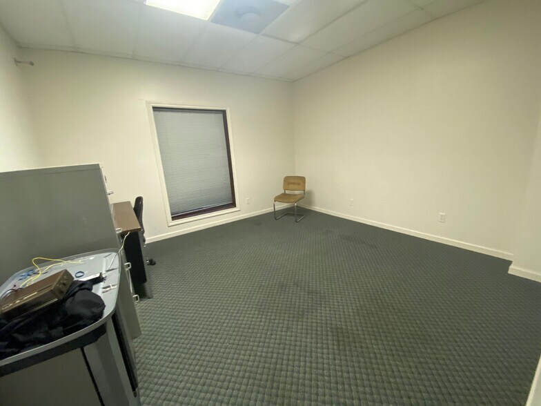 More Photos Of 805 Dumont St, South Houston Loft Creative Space For Lease