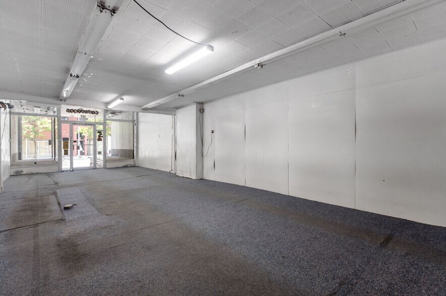 More Photos Of 157 Bank St, Ottawa Storefront Retail Residential For Lease