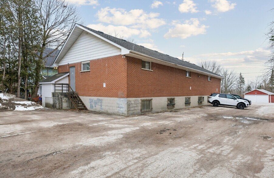 More Photos Of 140 Queen St, Clarington Religious Facility For Lease