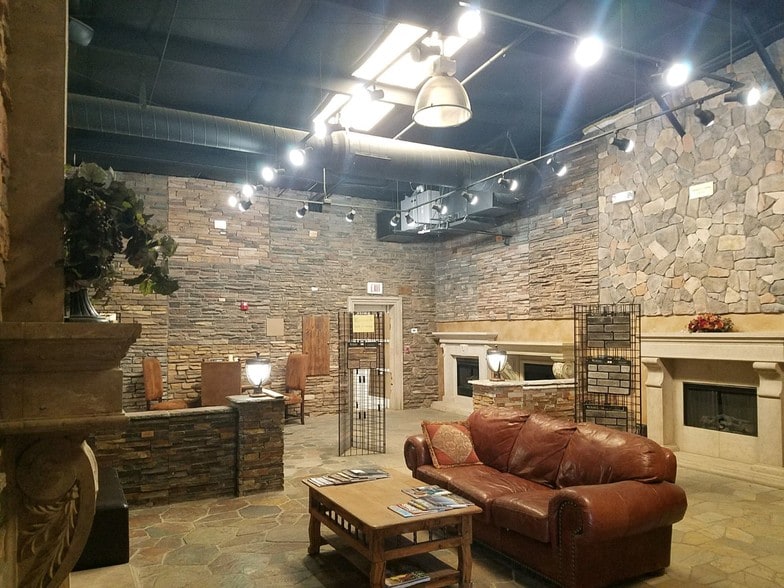 More Photos Of 2601 N Lake Valley Rd, Prescott Valley Warehouse For Lease