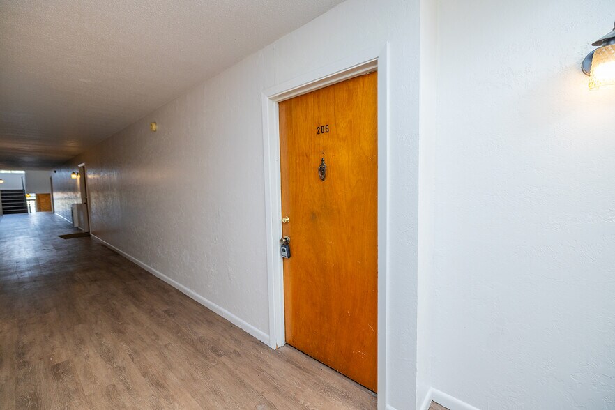 More Photos Of 2520 E Lincoln St, Wichita Apartments For Sale