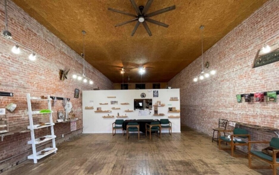 More Photos Of 165 N Main St, Roseville Office For Sale
