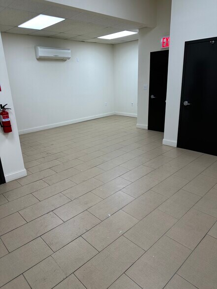 More Photos Of 651 Timpson Plz, Bronx Industrial For Lease