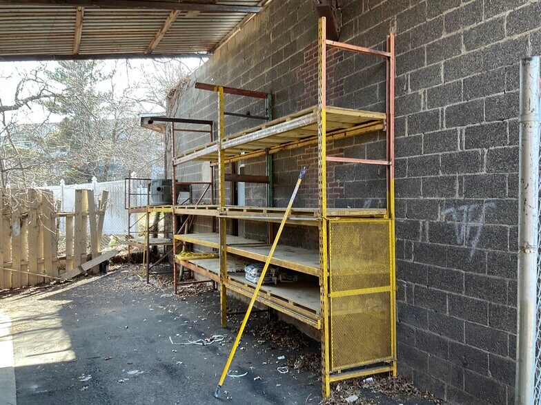 More Photos Of 1 Sago St, Clifton Flex For Lease