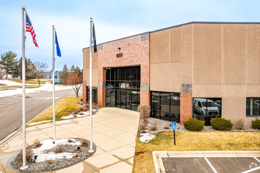 More Photos Of 601 Campus Dr, New Brighton Manufacturing For Lease