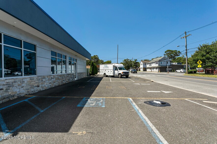 More Photos Of 431 Mantoloking Rd, Brick Storefront Retail Office For Sale