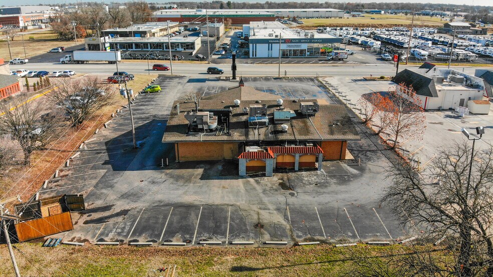 More Photos Of 853 N Glenstone Ave, Springfield Restaurant For Lease