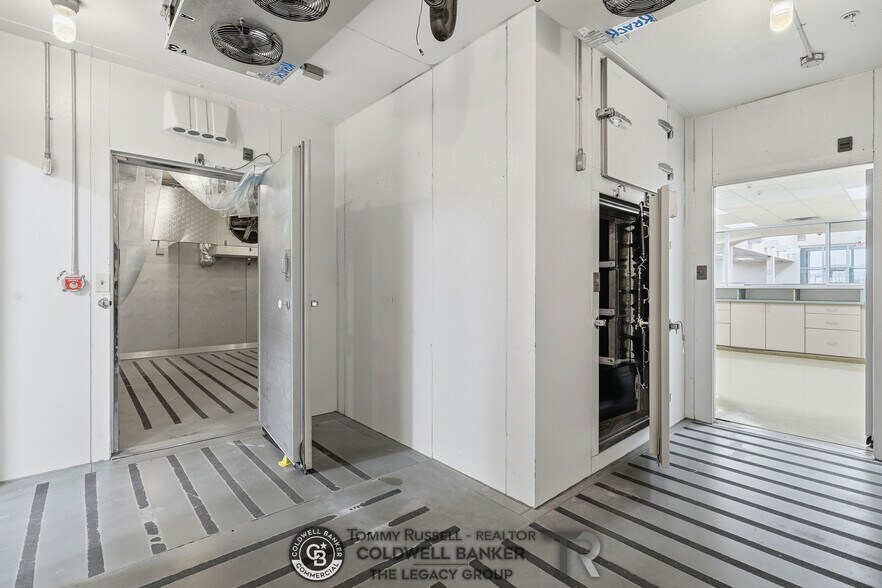 More Photos Of 733 Landmark Dr, Casper Medical For Sale