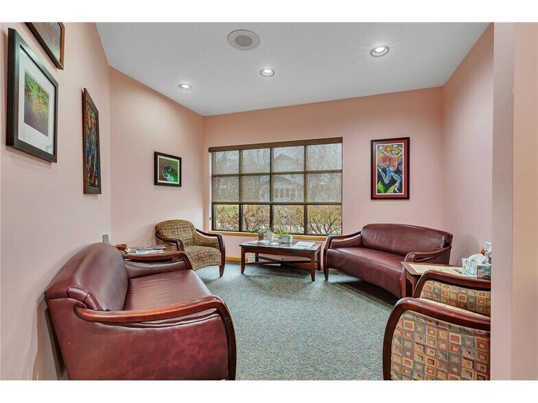 More Photos Of 26 2nd Ave NW, Saint Joseph Medical For Sale