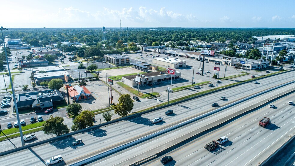 More Photos Of 123 W Main St, Humble Storefront For Sale