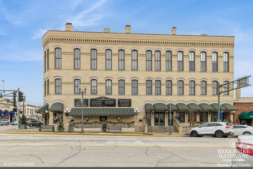 More Photos Of 772 W Main St, Lake Geneva Loft Creative Space For Lease