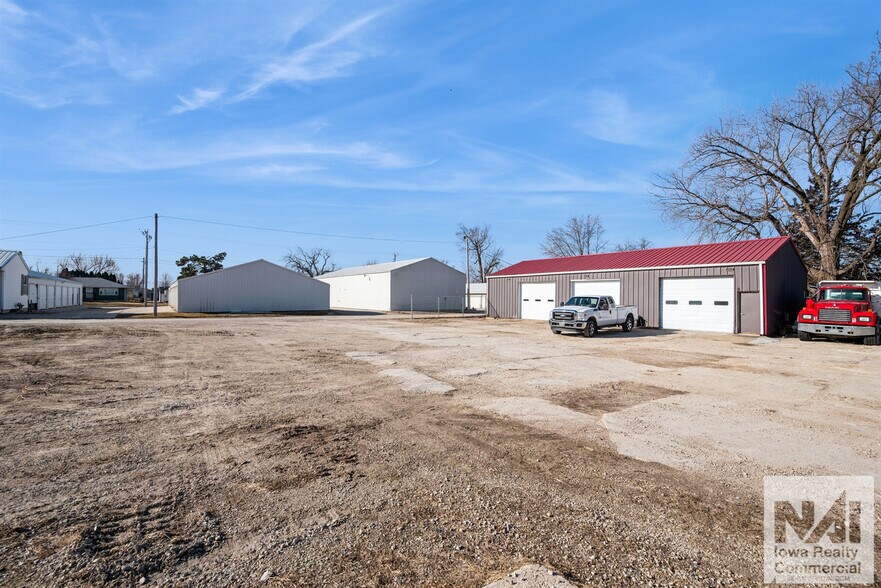 More Photos Of 2706 5th Ave, Marion Industrial For Sale