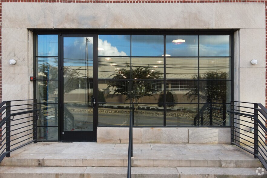 More Photos Of 777 Memorial Dr SE, Atlanta Loft Creative Space For Lease
