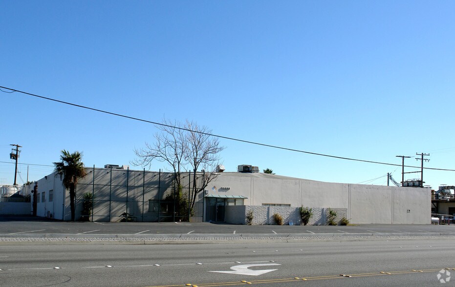 More Photos Of 16400 Garfield Ave, Paramount Warehouse For Sale
