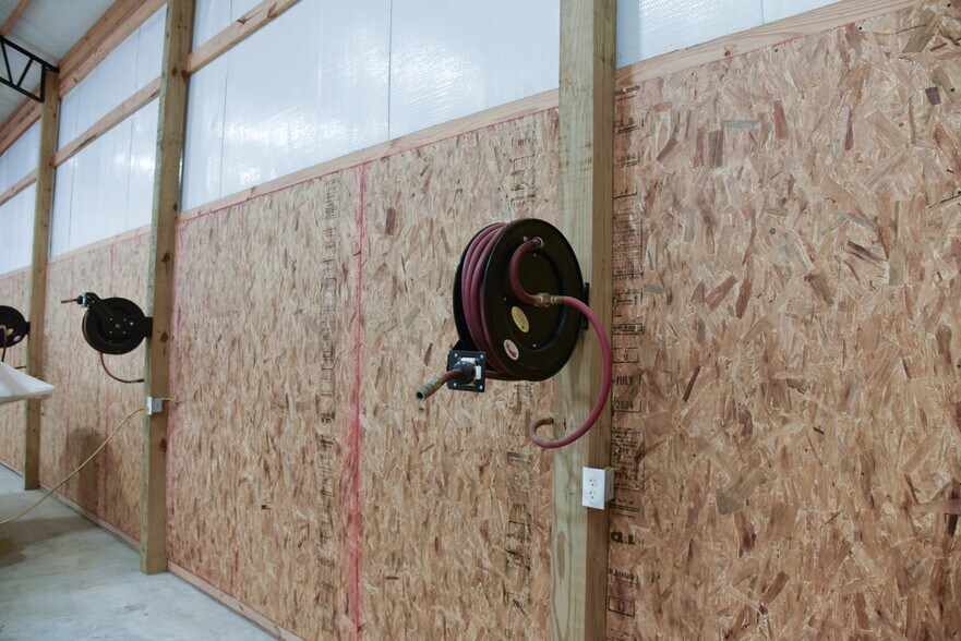 More Photos Of 101 E Byrd Rd, Hartselle Office For Lease