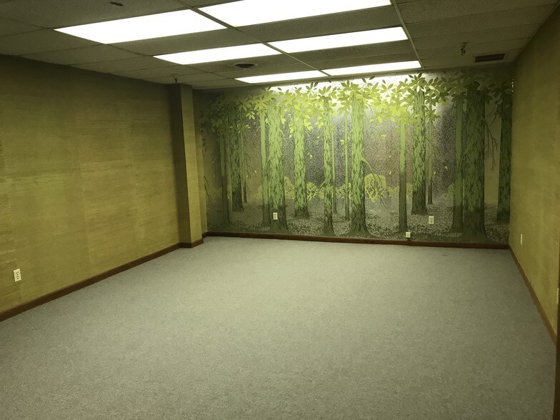 More Photos Of 208-210 Upper River Rd, Gallipolis Warehouse For Sale