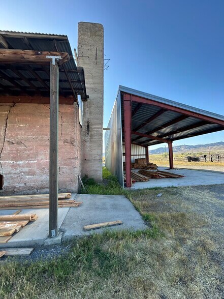 More Photos Of 451 N 11th St, Montague Warehouse For Sale