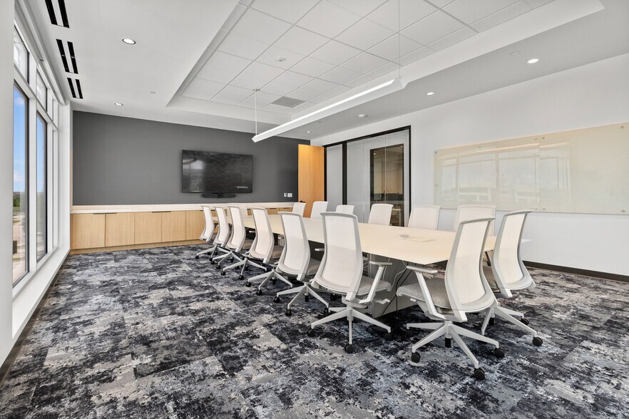 More Photos Of 8261 Belleview Dr, Plano Loft Creative Space For Lease