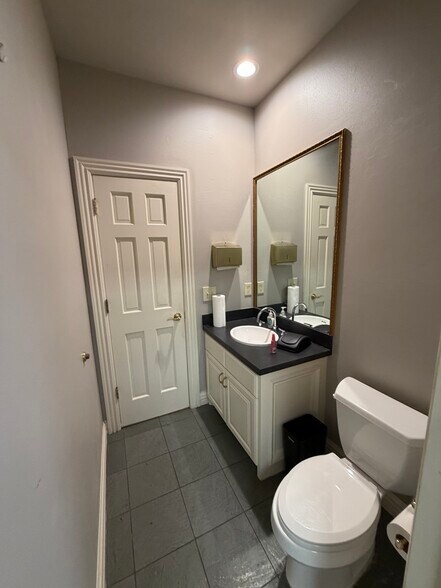 More Photos Of 4645 Tinker Diagonal, Oklahoma City Loft Creative Space For Lease