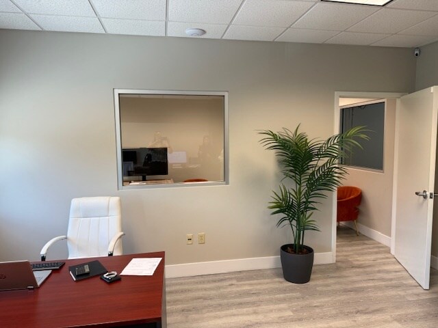 More Photos Of 6557 Hazeltine National Dr, Orlando Distribution For Lease