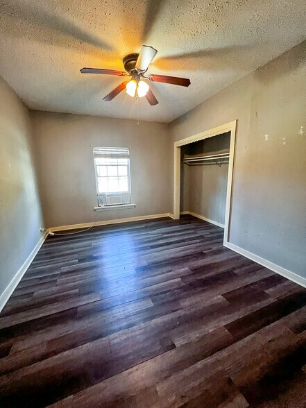 More Photos Of 108 N Gordon Dr, Crockett Apartments For Sale