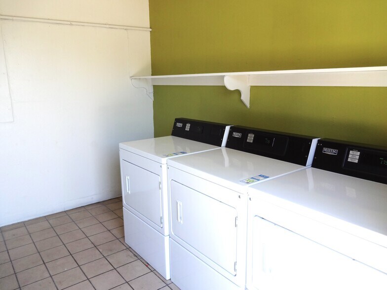 More Photos Of 5220-5240 E Bellevue St, Tucson Apartments For Sale