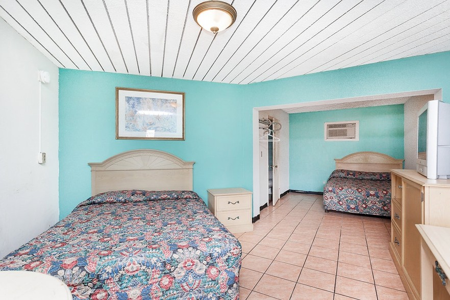 More Photos Of 4657 W Irlo Bronson Memorial Hwy, Kissimmee Hotel For Sale