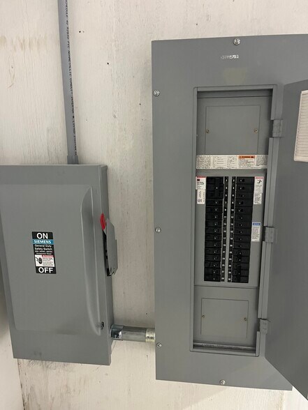 More Photos Of 2728 84th St, Omaha Warehouse For Lease