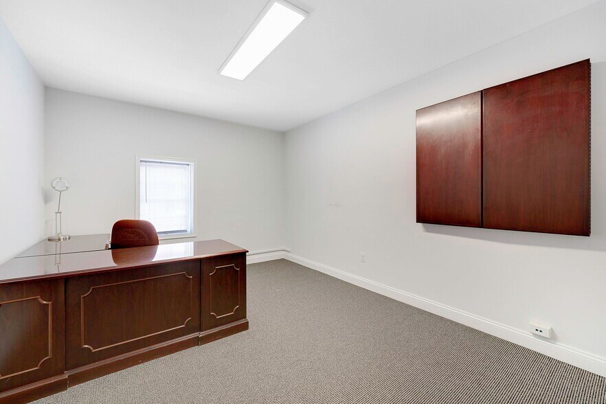 More Photos Of 201-203 Loudoun St SW, Leesburg Office Residential For Lease