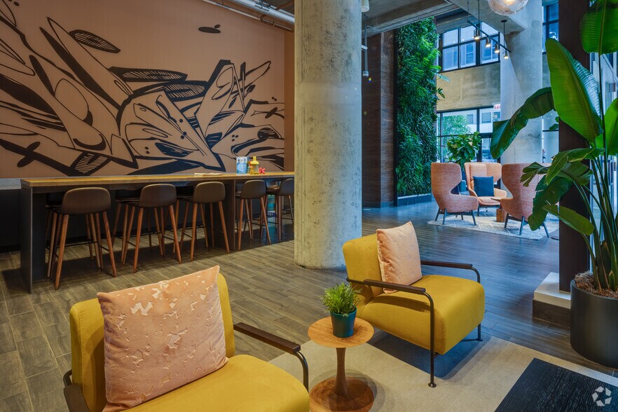 More Photos Of 500 N Milwaukee Ave, Chicago Apartments For Lease